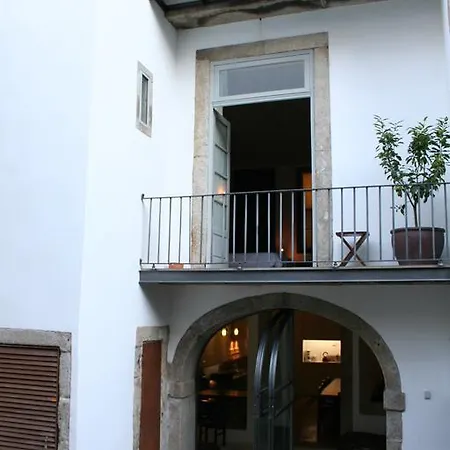 435 Almada Cosy Studio Appartamento