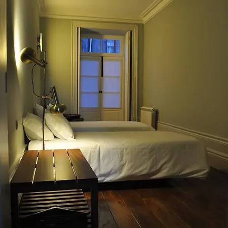 435 Almada Cosy Studio Appartamento
