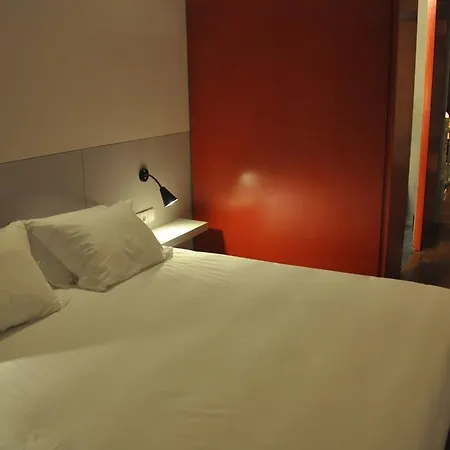 435 Almada Cosy Studio Apartment *